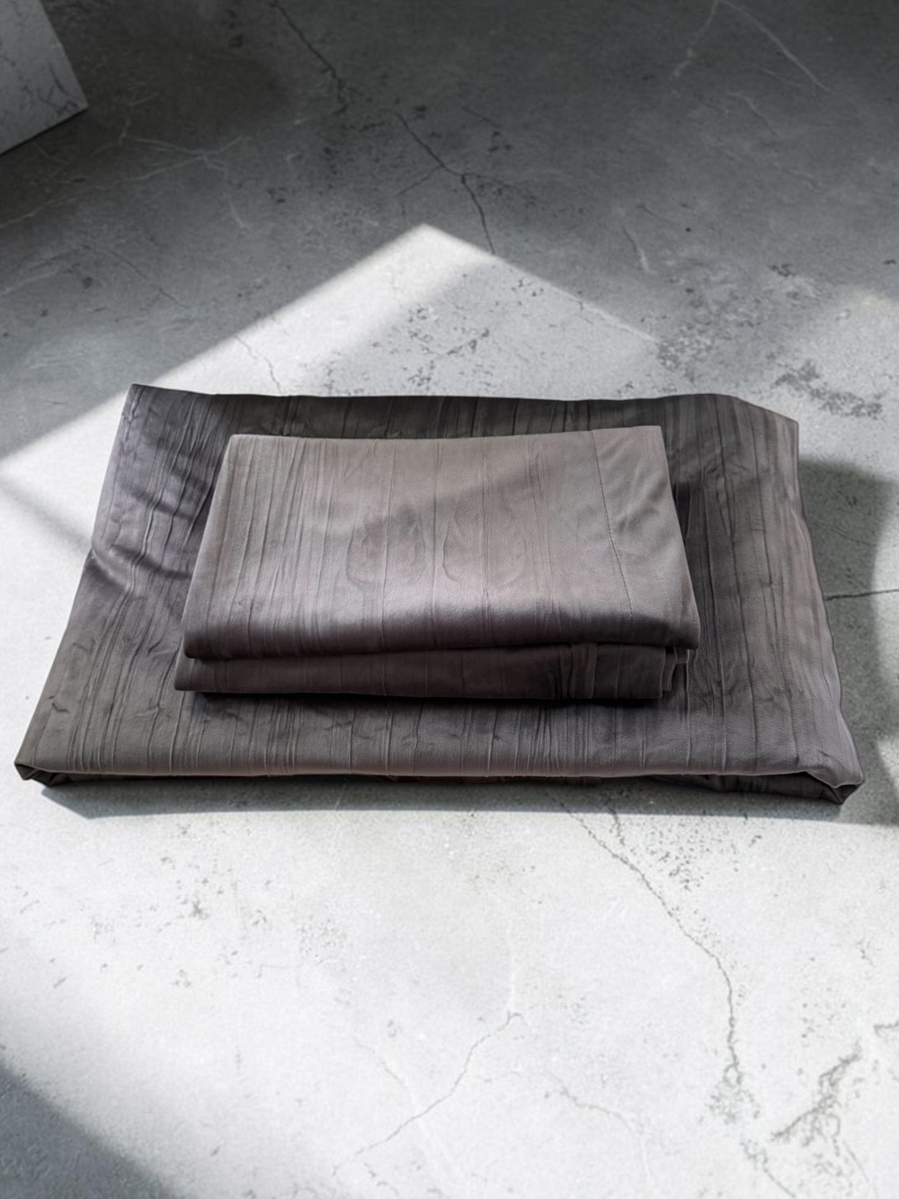 New! THE COMPANY STORE C-STUDIO HOME Grey Crinkle Velvet Queen Duvet + 2 Shams